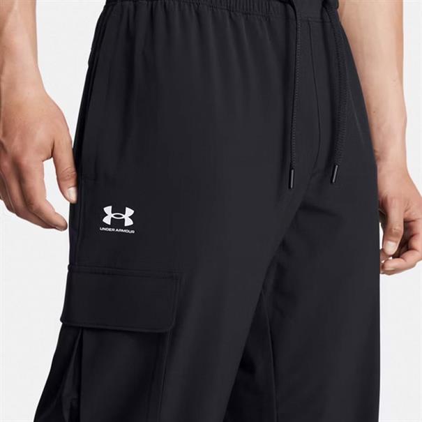 UNDER ARMOUR VIBE WOVEN CARGO TRAININGSBROEK HEREN ZWART